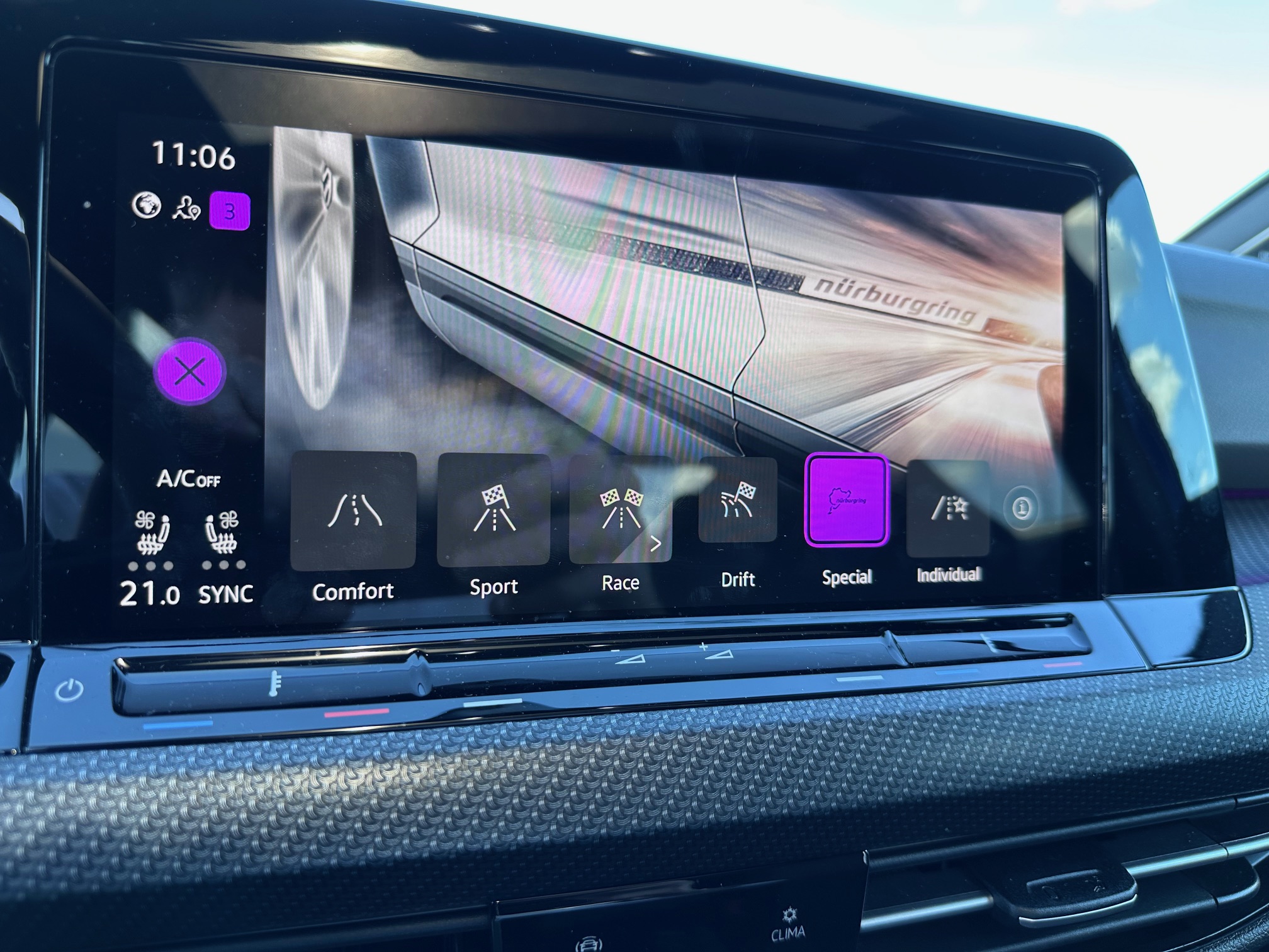 VOLKSWAGEN GOLF 8R 320 DSG 7 Pack Performance Ligne Akrapovic