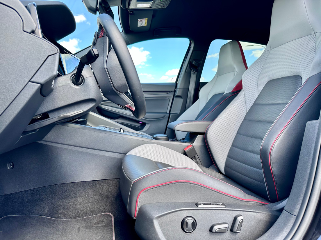 VOLKSWAGEN GOLF 8 GTI CLUBSPORT 300 DSG 7